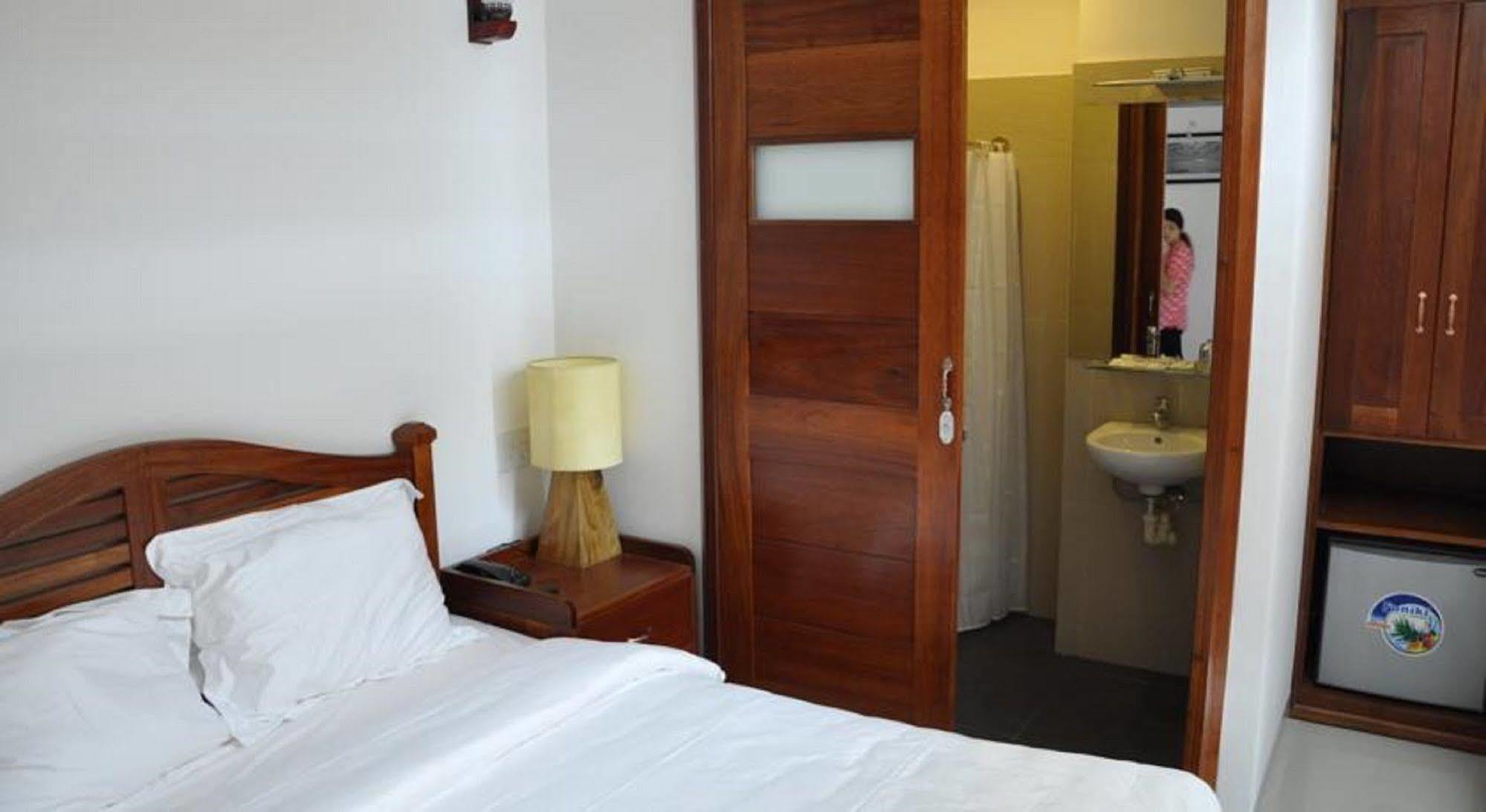 White Lion Hotel Nha Trang Exteriör bild