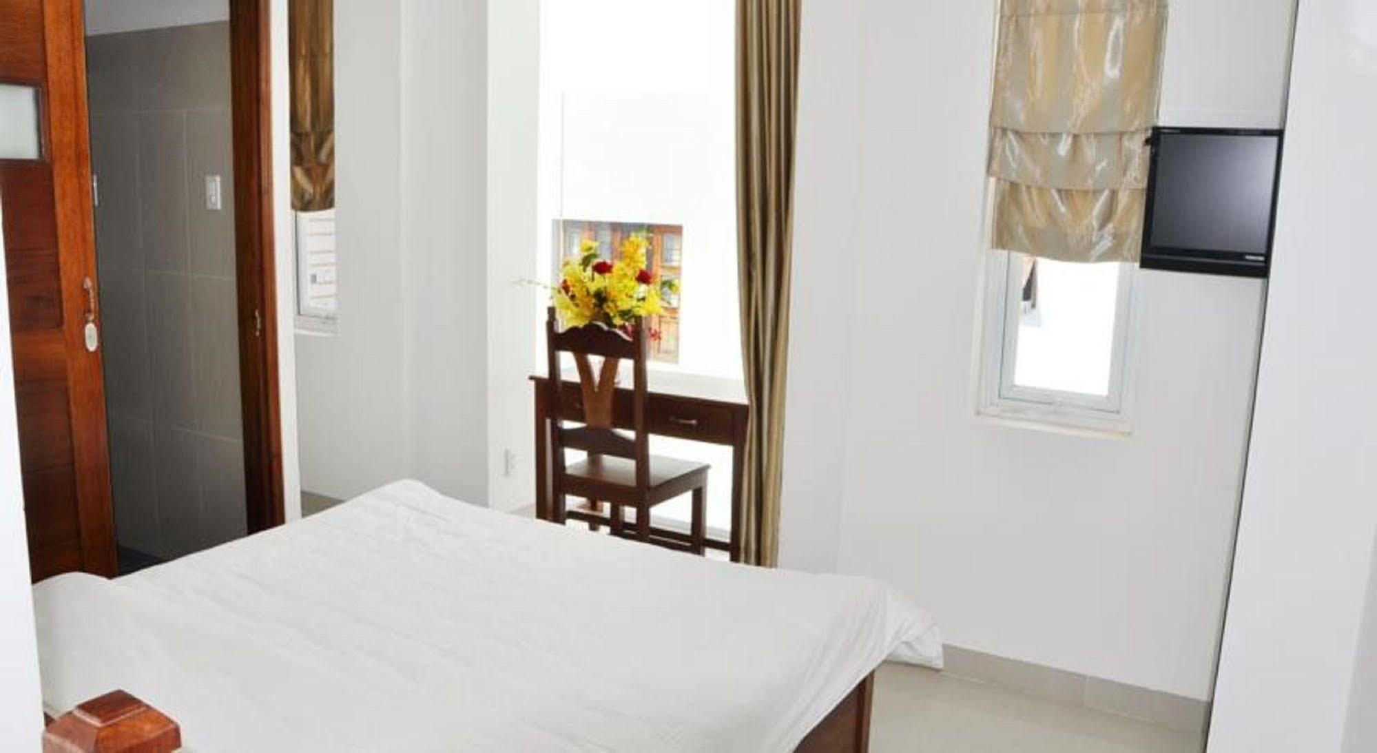 White Lion Hotel Nha Trang Exteriör bild